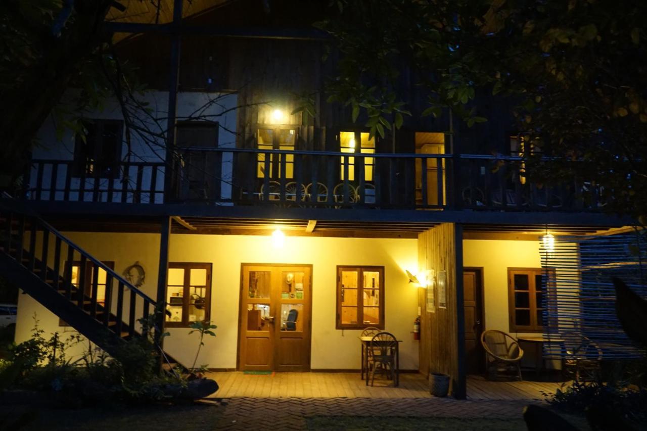 칼로 Thitaw Lay House B&B 외부 사진